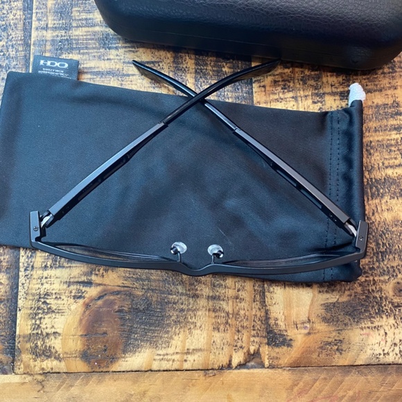 Oakley Square Matte Black Eyeglasses with original case and microfiber cloth - Picture 5 of 15